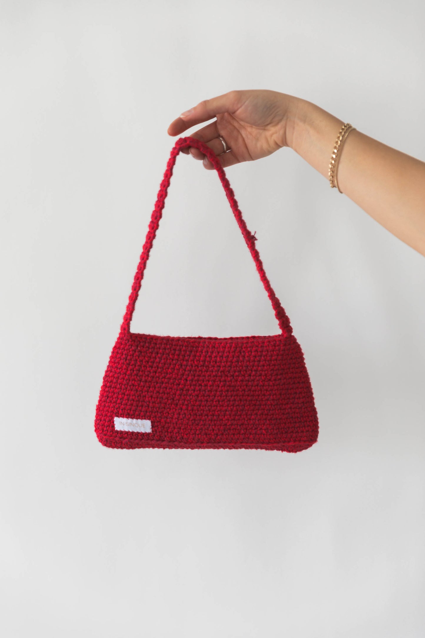 Micro-crochet shoulder bag in Red