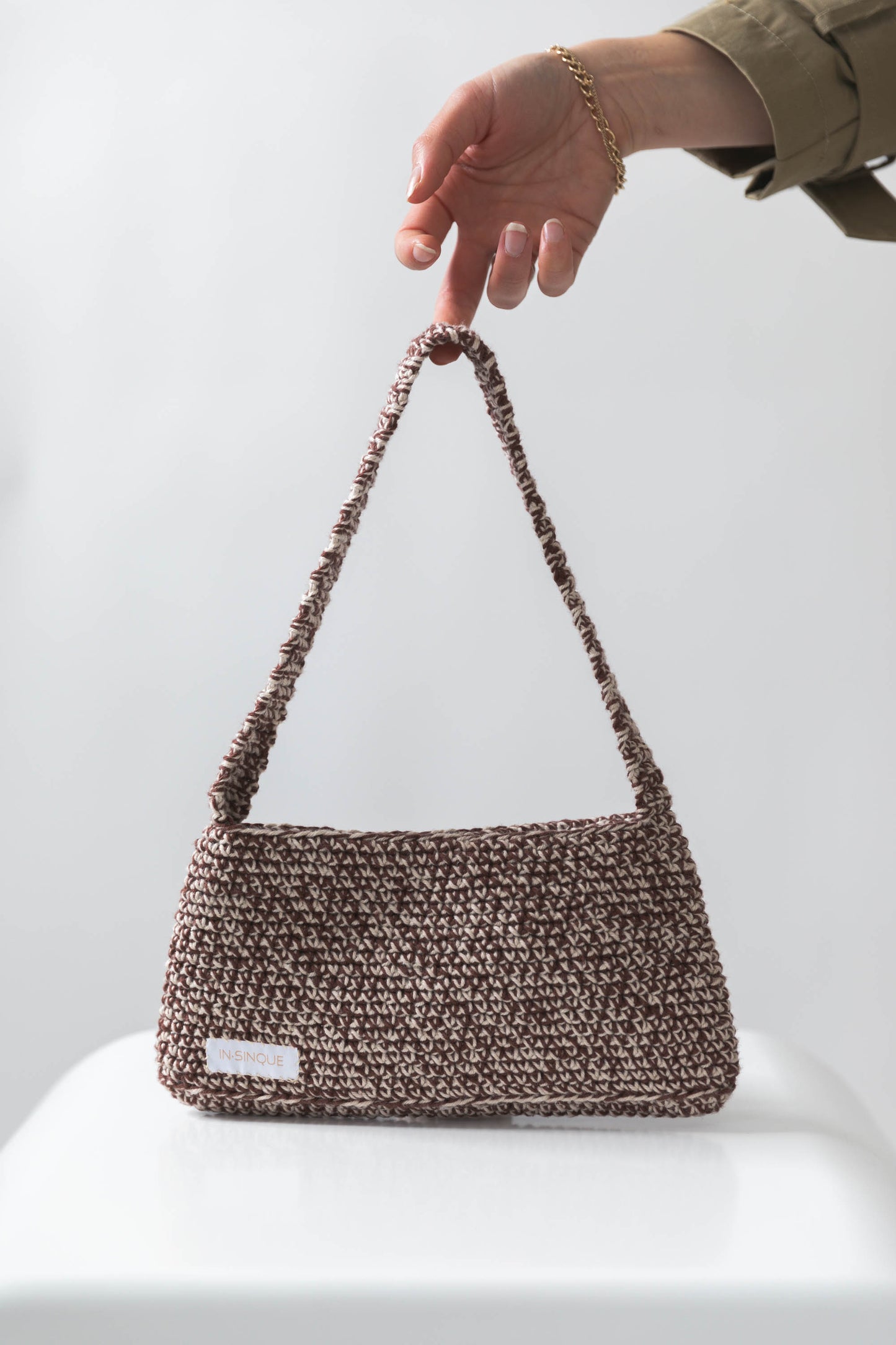 Micro-crochet shoulder bag in brown/beige