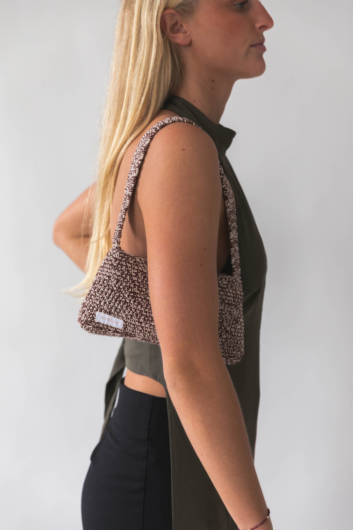 Micro-crochet shoulder bag in brown/beige