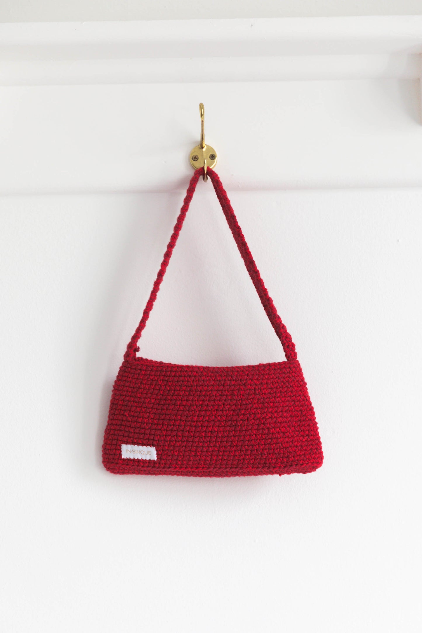 Micro-crochet shoulder bag in Red